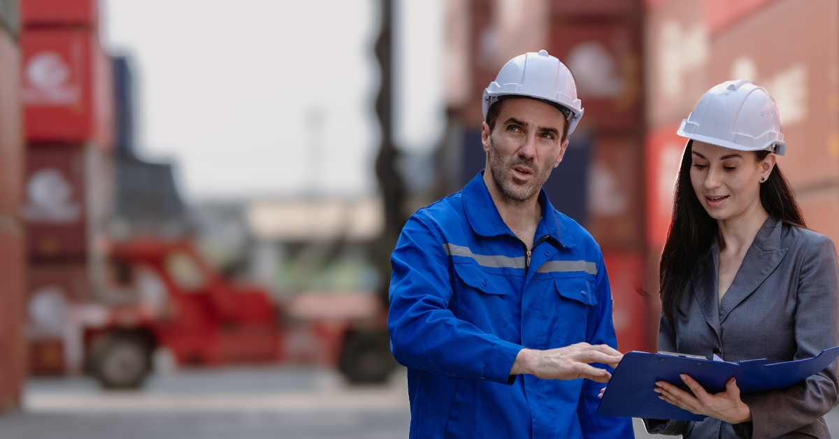 inspecting cargo delivering loading