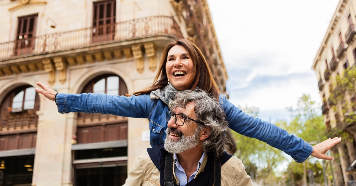 couple enjoying vacation on city street