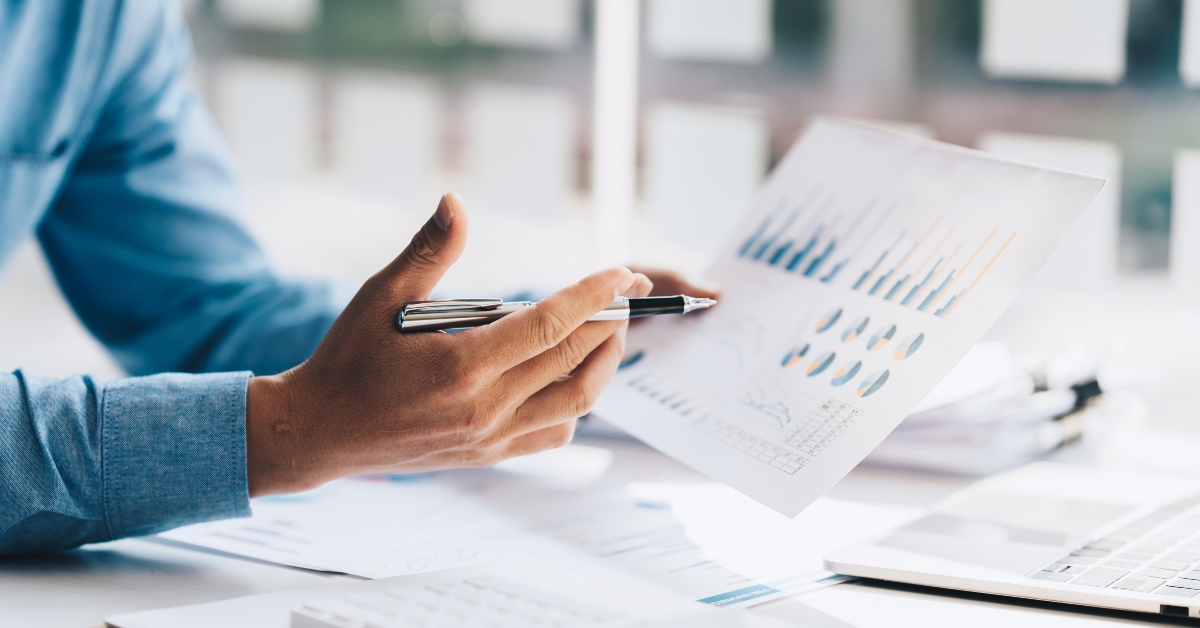 businessman analyzing graph