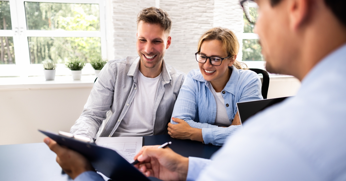 Financial consultant explaining new project