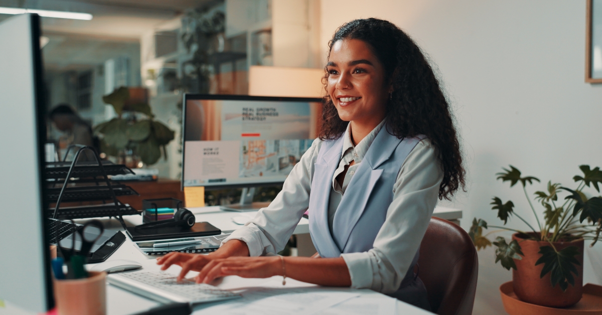 editorial agency and person on pc