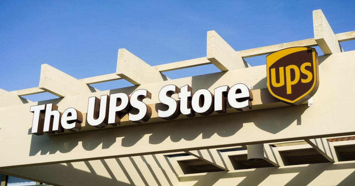 the ups store logo