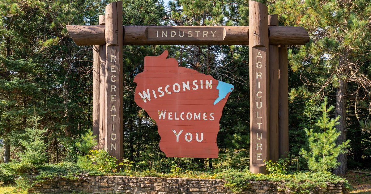 Wisconsin Welcomes You sign