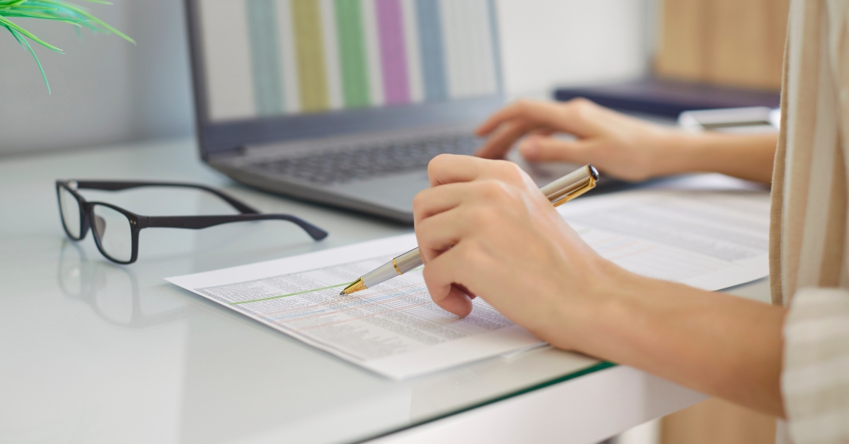 accountant reporting financial transactions