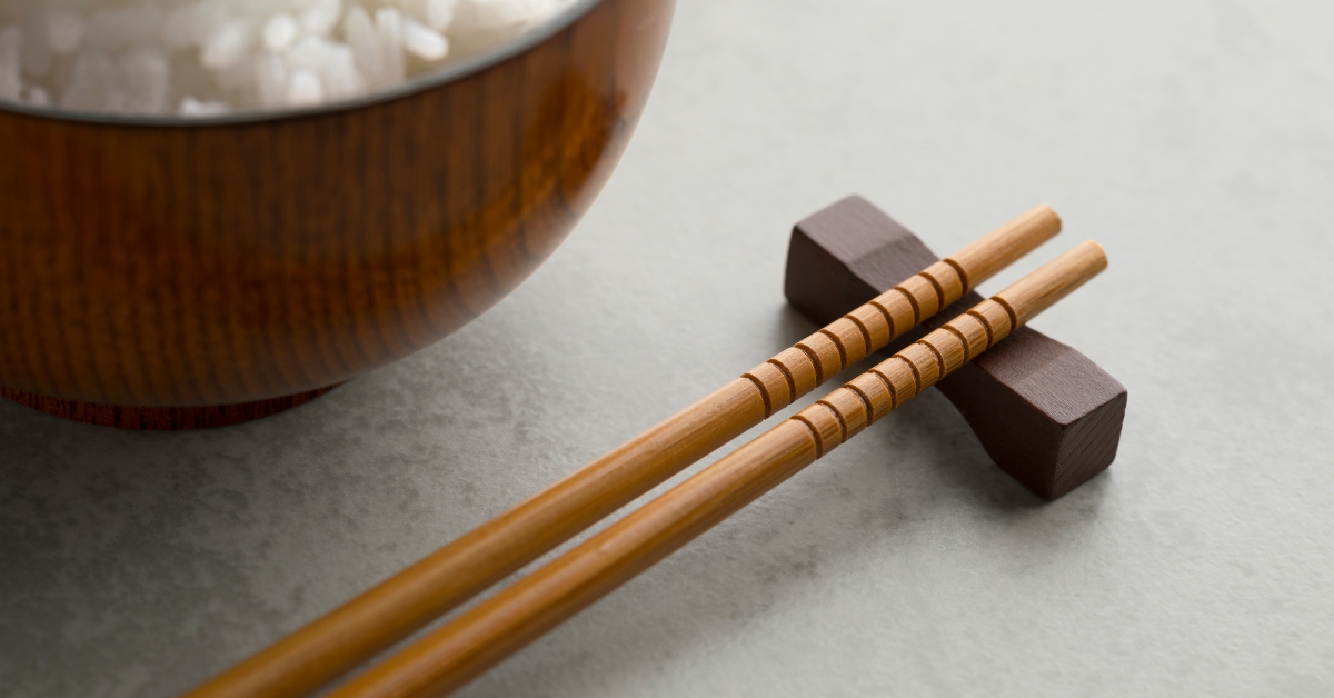 traditional Japanese wooden chopsticks 
