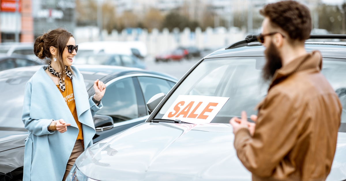couple choosing luxury car