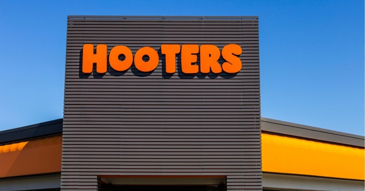 Hooters Dine In Restaurant Location.