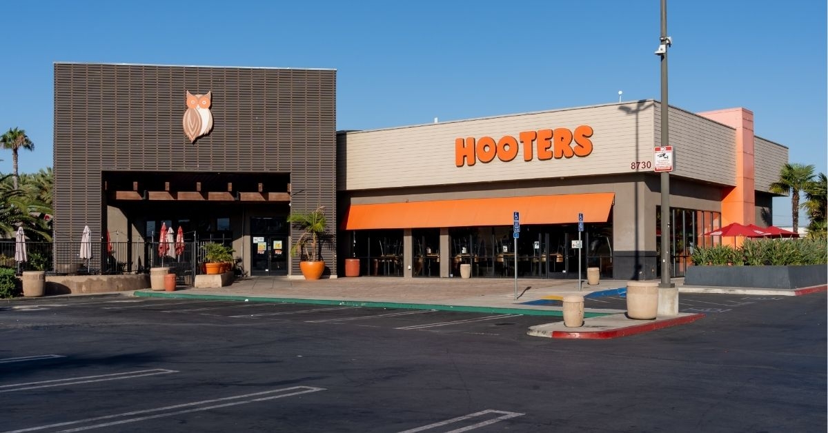 Hooters Restaurant