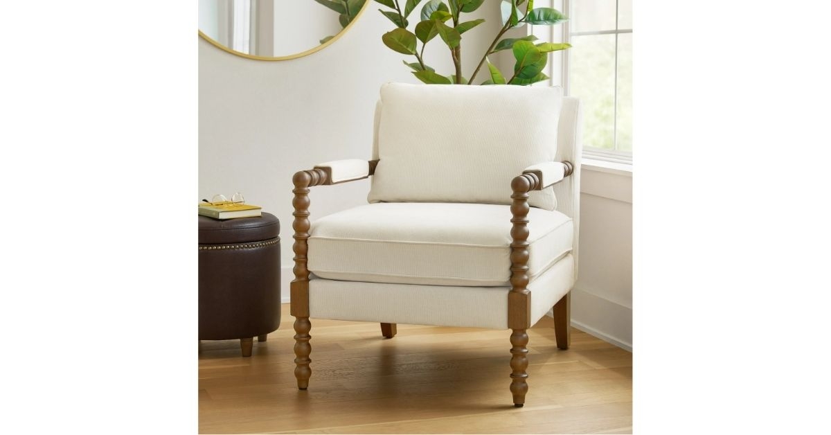 spindle accent chair