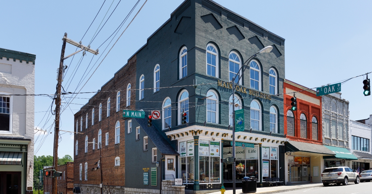 the main oak building