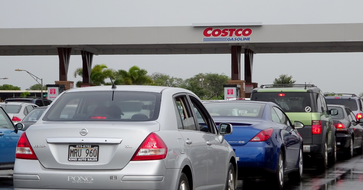 cars line up for costco gasoline