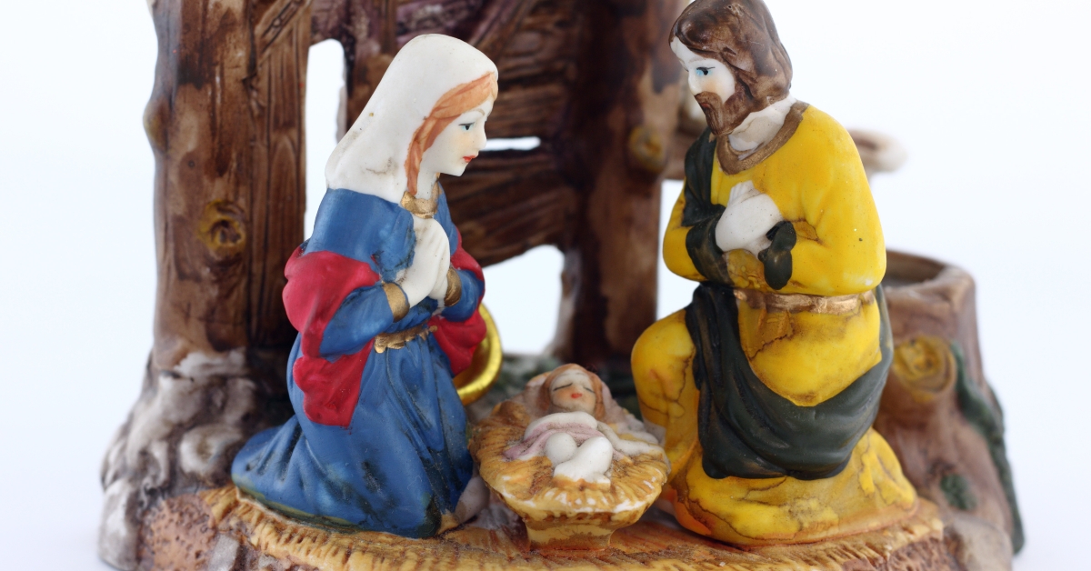 figurines of mary joseph and baby jesus  