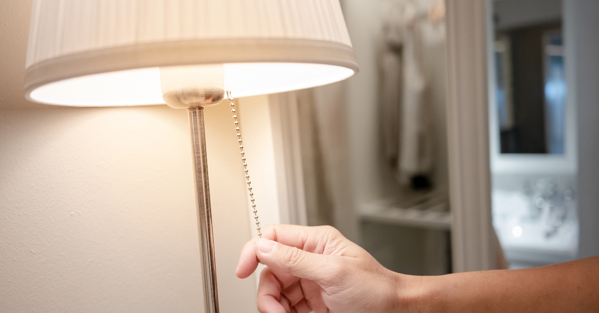 turn off the light on torchiere lamp