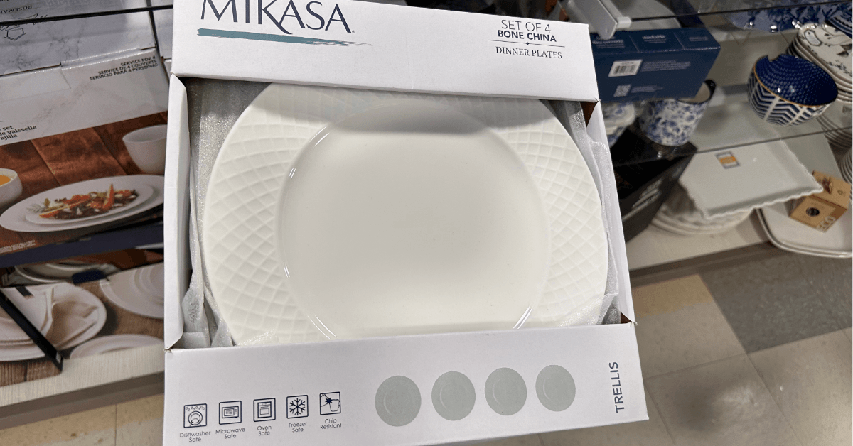 Bone china set of 4 plates