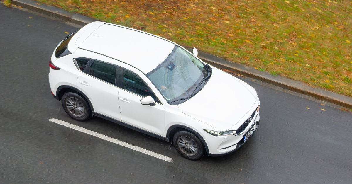 SUV car, motion blur in rainy weather