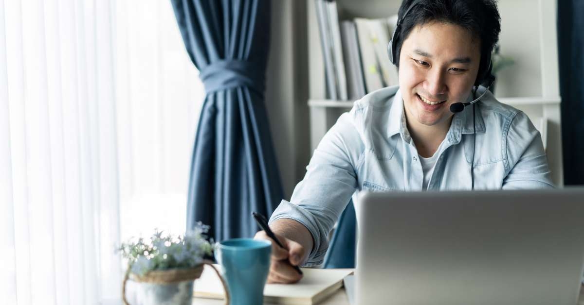 businessman talking to colleague team 
