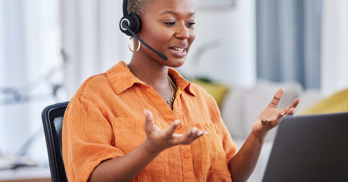 consulting on laptop in customer service