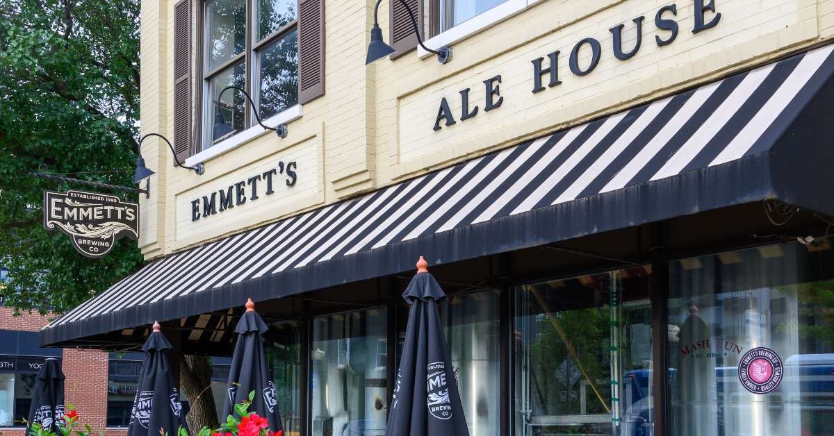 main street in downers grove