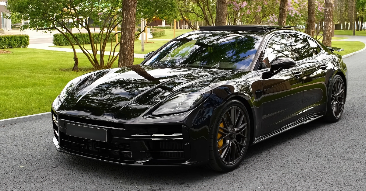 2025 Porsche Panamera Turbo S sports car