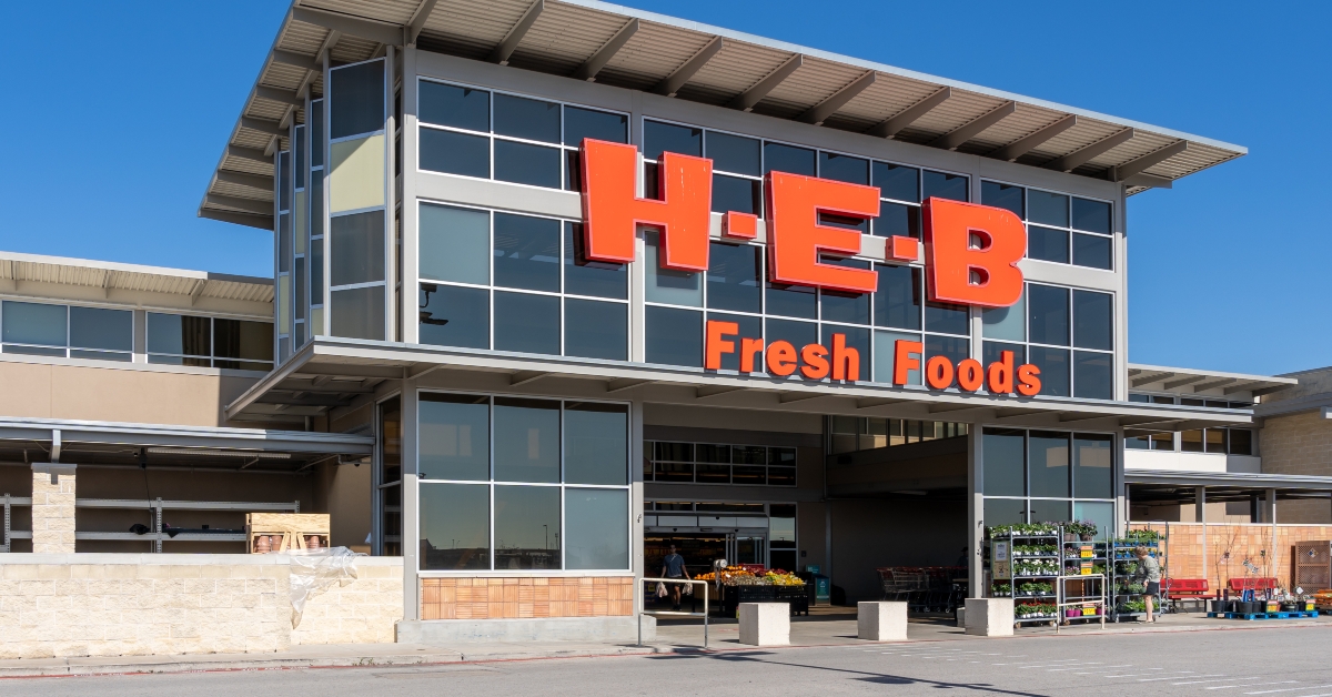 h e b supermarket store in pearland