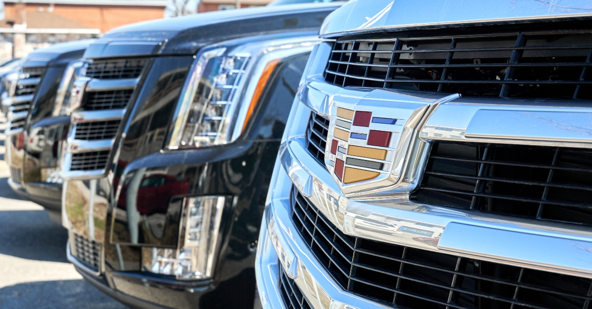 cadillac escalade 2020 car and logo
