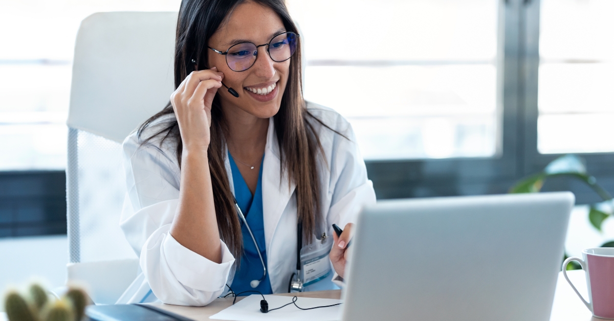 doctor talking with colleagues