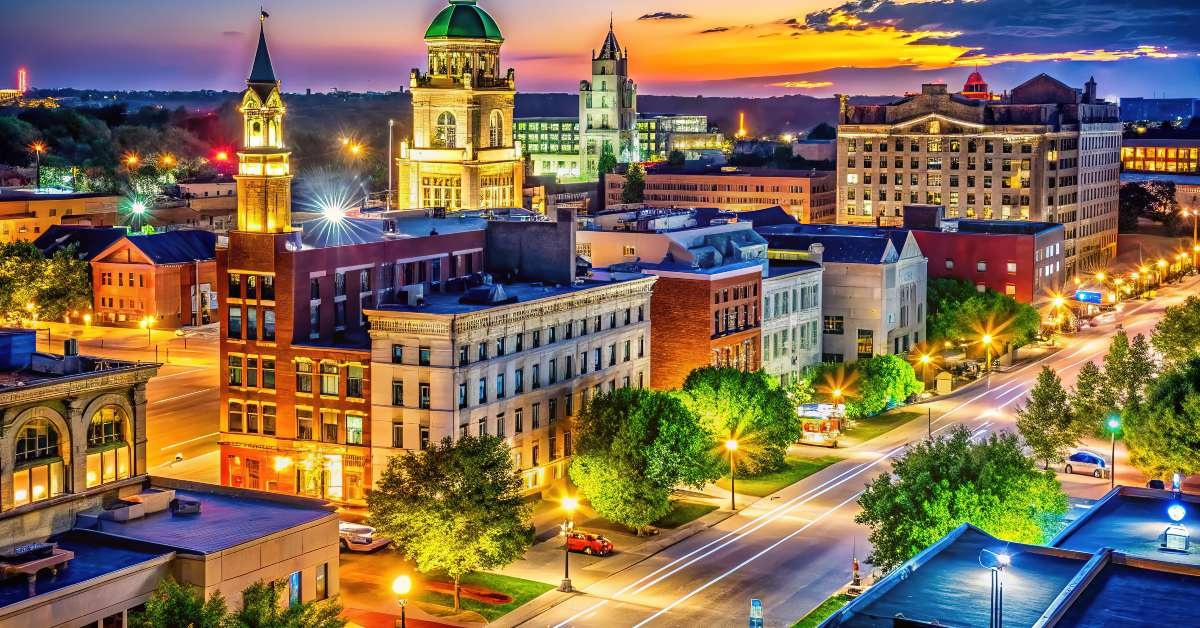 downtown lawrence kansas buildings