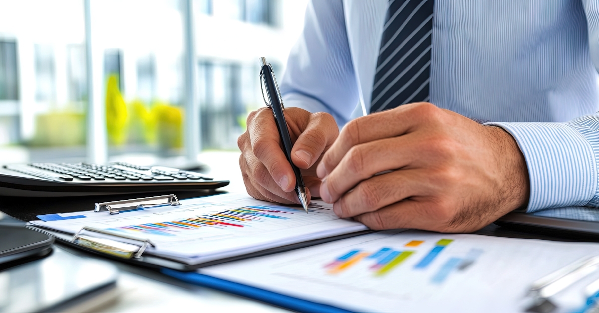 photo of financial examiner