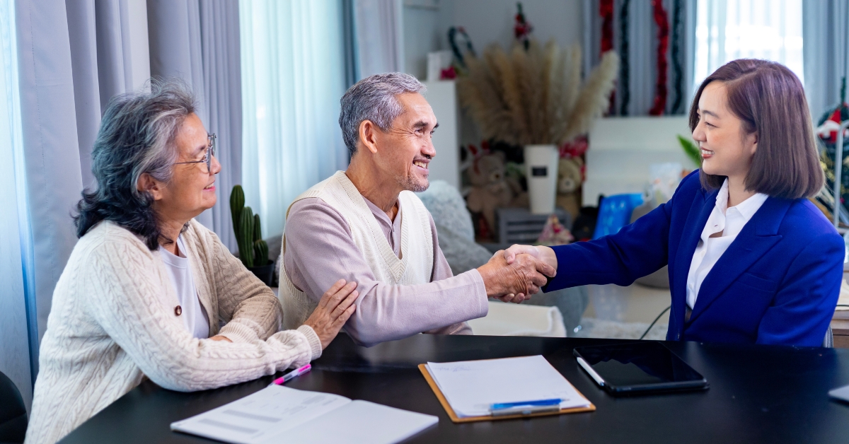 retirement home visit service by professional consultant