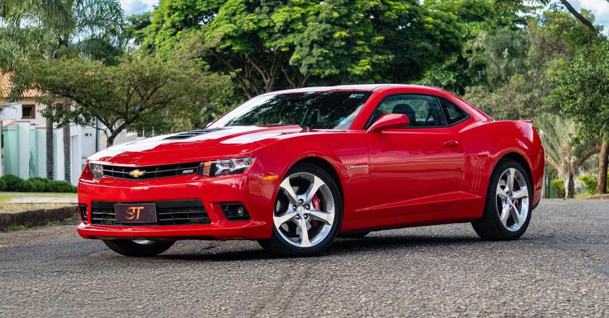 red chevrolet camaro ss