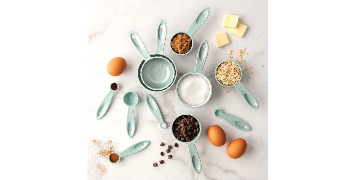 blue measuring cups and measuring spoons set