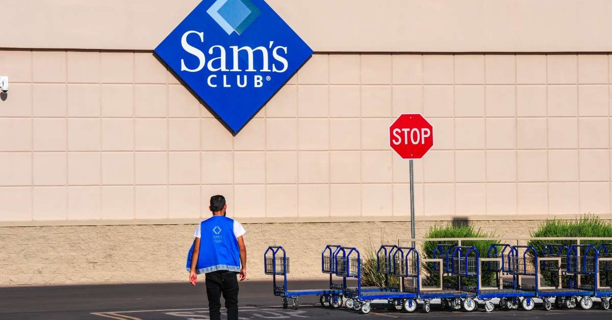 sams club employee in vest