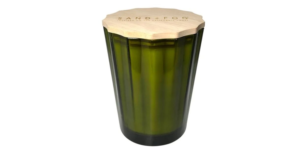 scalloped candlw with rubber wood lid