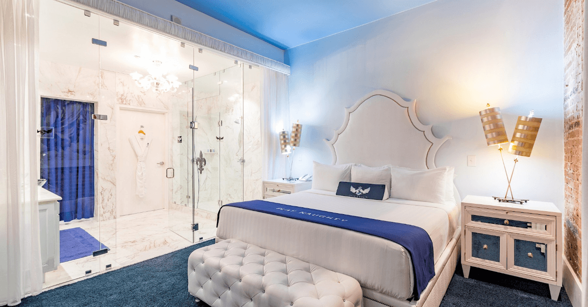 Saint Hotel room