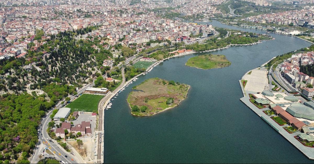 Central Istanbul Turkey River Side