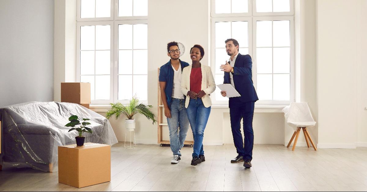couple meets with realtor