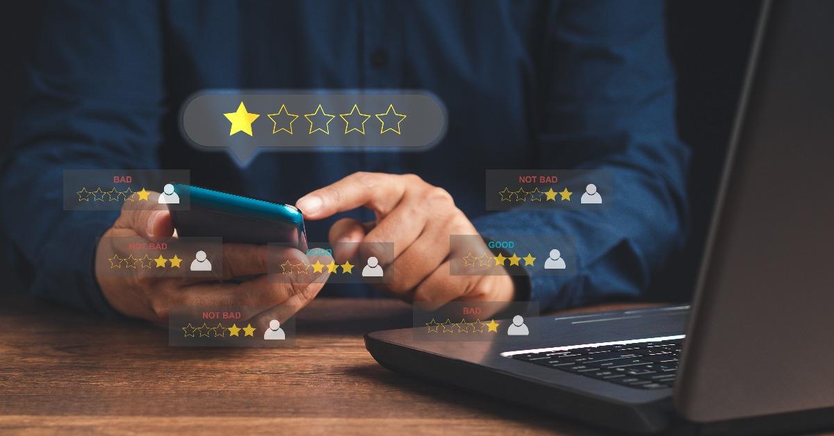 Hand choosing 1-star rating review in the survey
