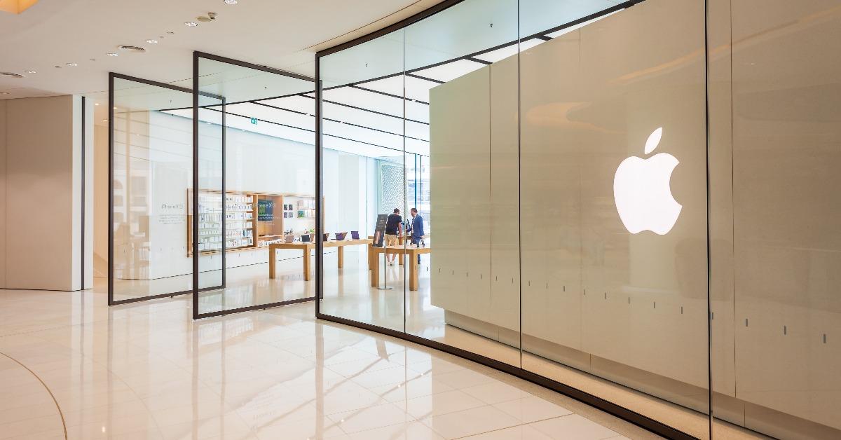 Apple Store in Dubai Mall UAE