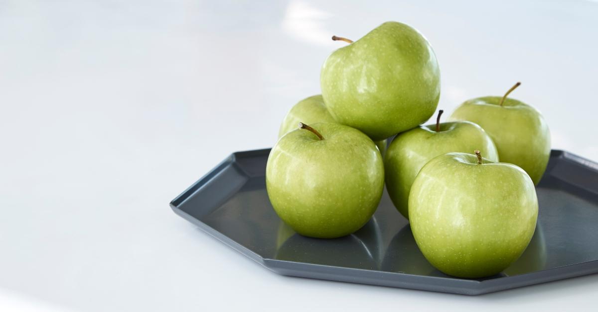 fresh apples on the table