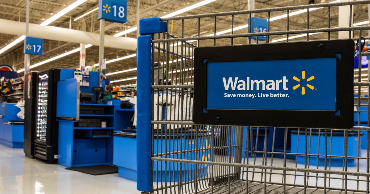 Walmart announces Everett store on Highway 99 will close on April