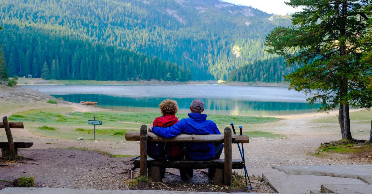couple sitting on a bench 
