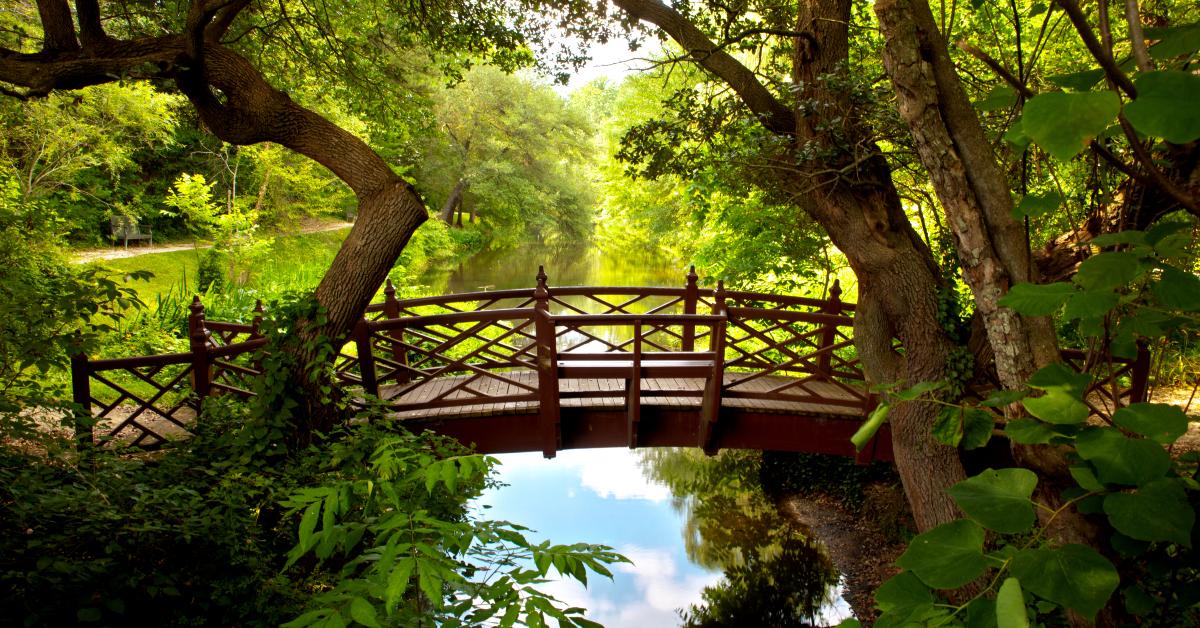 romantic colonial bridge in Williamsburg Virginia