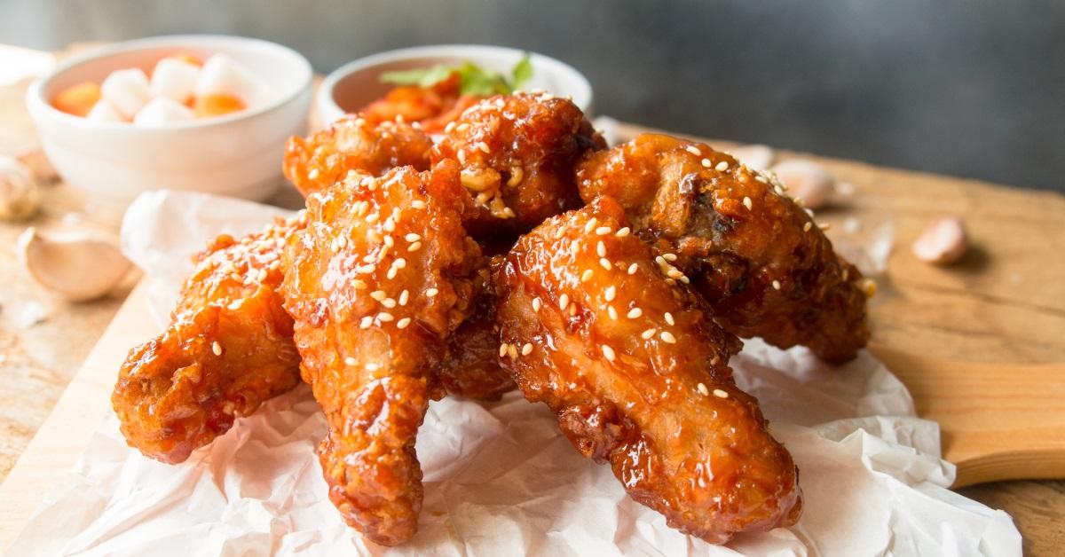 fried chicken wing with garlic sauce