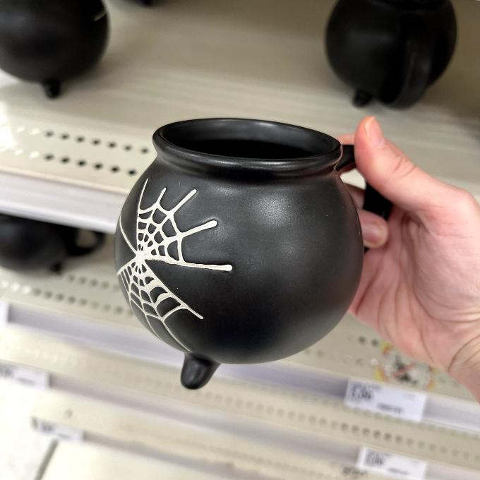 hyde and eek! cauldron mug