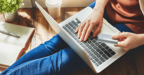 woman using shopping portals