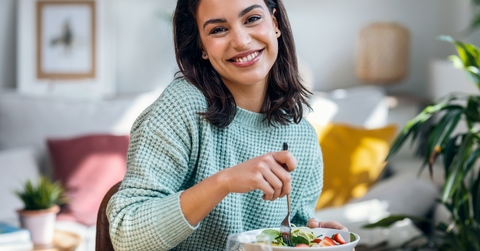 woman eating healthy foods