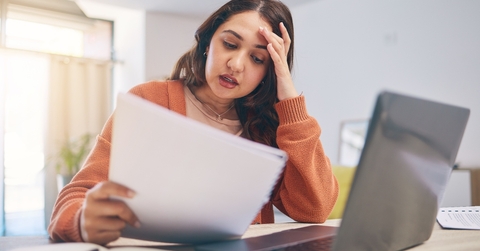 stresssed woman on laptop