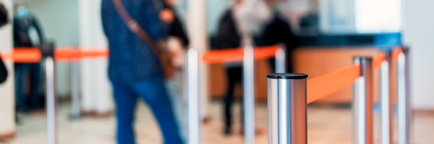 row of people to th ebank teller