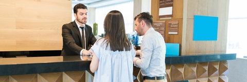 honeymooners booking room