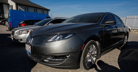 gray lincoln mkz car